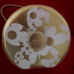 DAISY MARC JACOBS GOLD/WHITE ROUND PURSE